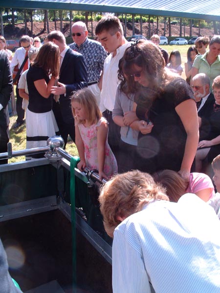 Graveside 8-26-06 (075)