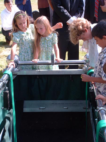 Graveside 8-26-06 (100)